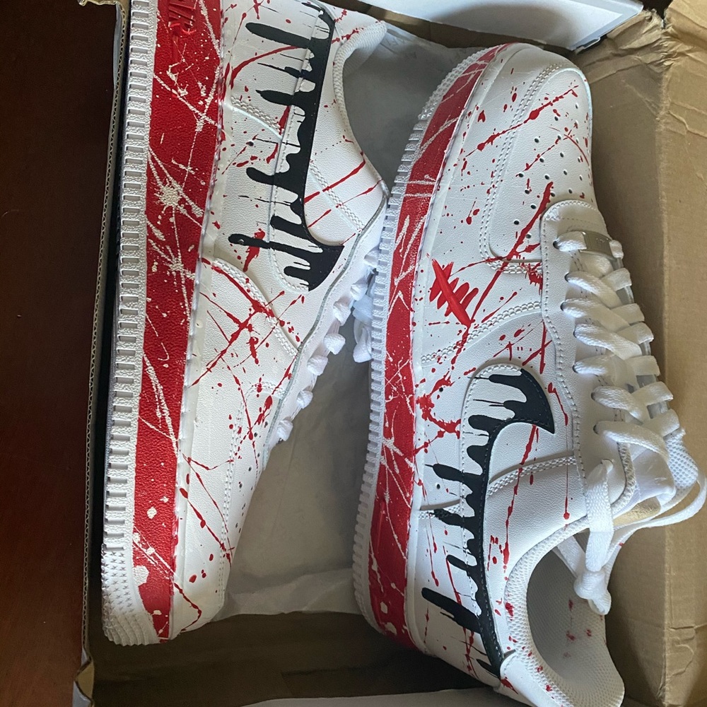 Custom AF1’s size: men’s 9.5